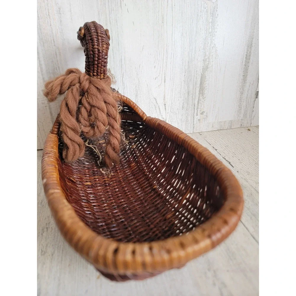 Vintage small duck wicker basket bird beak home‎ unique figure brown